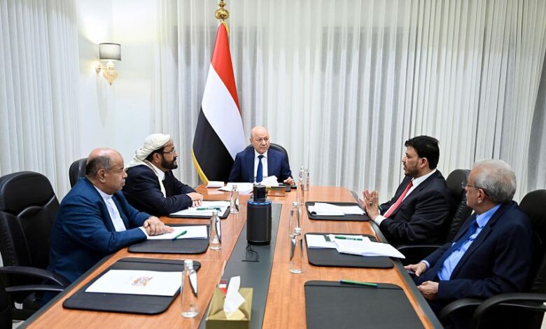 مجلس القيادة الرئاسي يعقد اجتماعًا طارئًا لمتابعة التطورات الوطنية والإقليمية 1 مجلس القيادة الرئاسي يعقد اجتماعًا طارئًا لمتابعة التطورات الوطنية والإقليمية