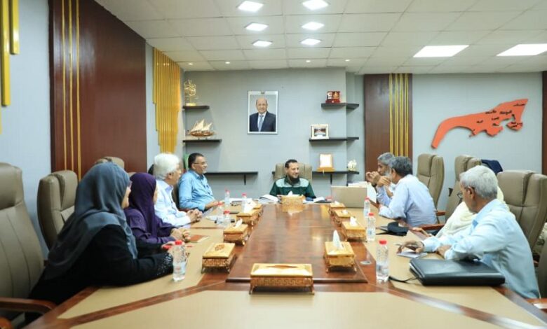 محافظ عدن يناقش خطة النظافة واستعدادات عيد الفطر 1 محافظ عدن يناقش خطة النظافة واستعدادات عيد الفطر