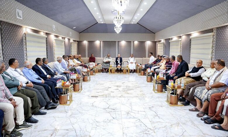 رئيس الوزراء يؤكد أهمية المنتديات الثقافية والفكرية في عدن لدعم الوعي المجتمعي والإصلاح الحكومي 1 رئيس الوزراء يؤكد أهمية المنتديات الثقافية والفكرية في عدن لدعم الوعي المجتمعي والإصلاح الحكومي