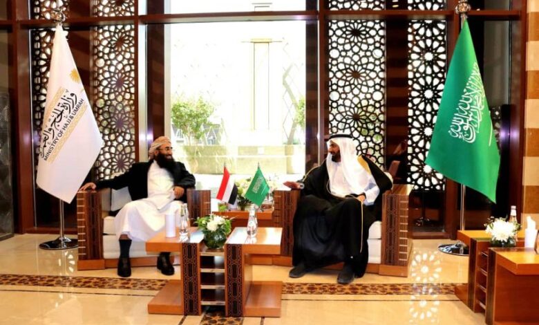 الوادعي والربيعة يبحثان ترتيبات حج 1447هـ ويؤكدان تعزيز التنسيق لخدمة الحجاج اليمنيين 1 الوادعي والربيعة يبحثان ترتيبات حج 1447هـ ويؤكدان تعزيز التنسيق لخدمة الحجاج اليمنيين