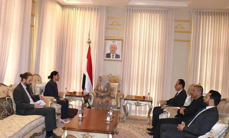 مباحثات يمنية بريطانية لتطوير التعاون التنموي وتعزيز مسار التعافي الاقتصادي
