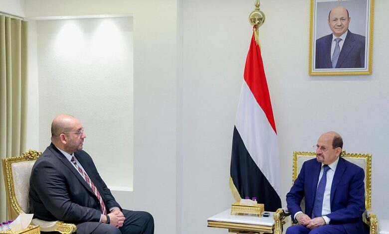 الزنداني يبحث مع المنظمة الدولية للهجرة تعزيز الاستجابة الإنسانية وإدارة تدفقات المهاجرين
