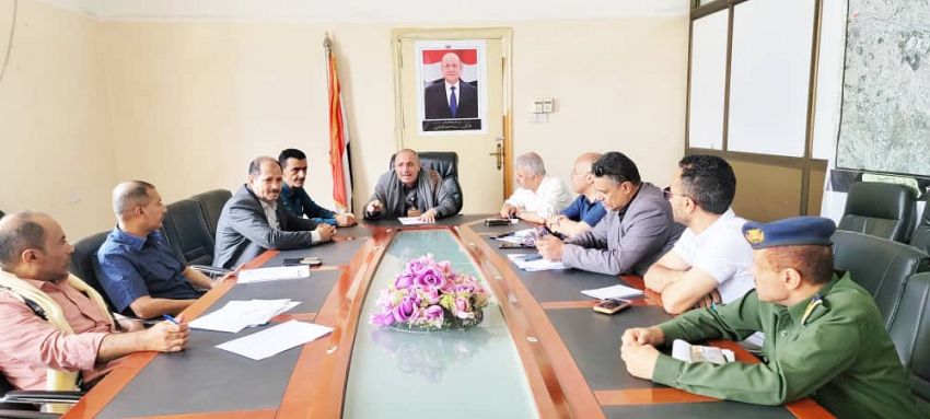 تعز تبحث تعزيز استقرار إمدادات الغاز والوقود وتشدد على ضبط المخالفين