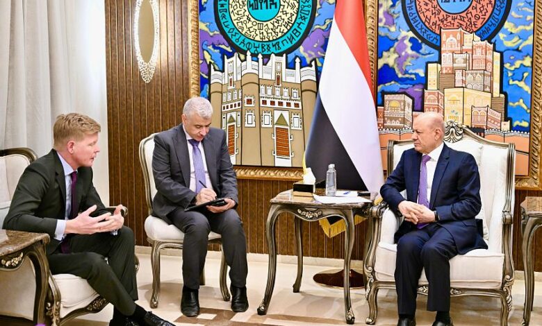 الرئيس العليمي يشدد على مواجهة النفوذ الإيراني وتعزيز السلام في اليمن 1 الرئيس العليمي يشدد على مواجهة النفوذ الإيراني وتعزيز السلام في اليمن