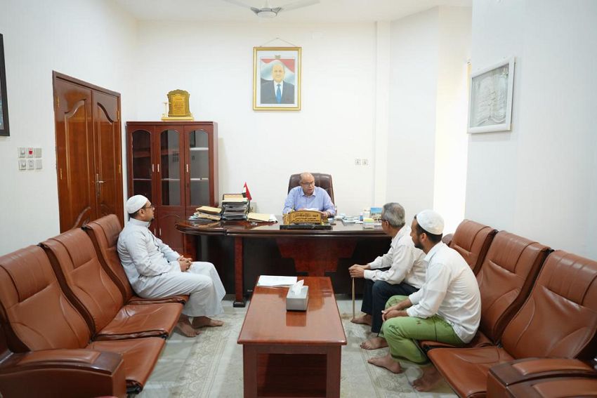 الخنبشي يشيد بدور جامعة الأحقاف في تطوير البحث العلمي وتعزيز الدراسات الشرعية