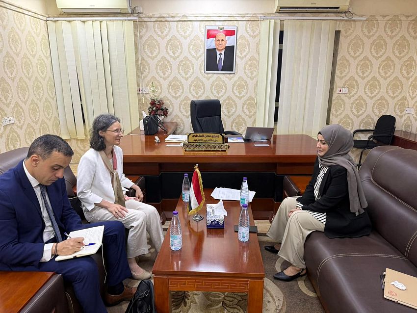 مباحثات يمنية فرنسية لتعزيز التعاون في تطوير النظام القانوني والمؤسسي