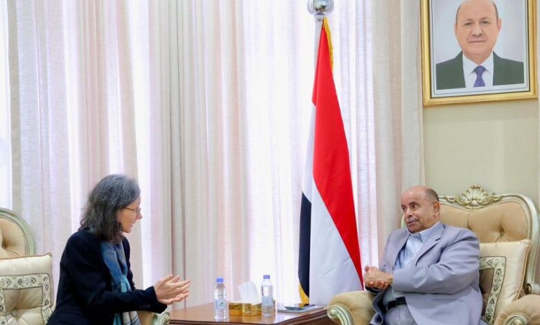 الخنبشي يبحث مع السفيرة الفرنسية مستجدات الأوضاع في اليمن وتعزيز التعاون المشترك 1 الخنبشي يبحث مع السفيرة الفرنسية مستجدات الأوضاع في اليمن وتعزيز التعاون المشترك