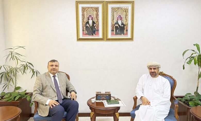 مباحثات يمنية عُمانية حول تعزيز التعاون وتطورات الأوضاع في اليمن والمنطقة 1 مباحثات يمنية عُمانية حول تعزيز التعاون وتطورات الأوضاع في اليمن والمنطقة