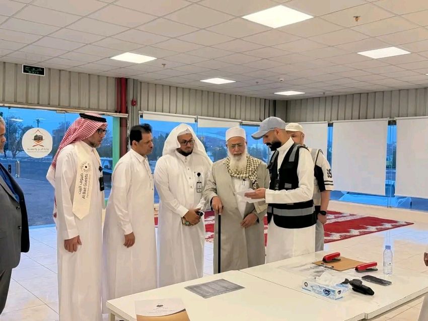 وكيل الأوقاف يطلع على جاهزية خدمات استقبال الحجاج اليمنيين في المدينة المنورة