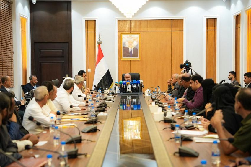 الخنبشي يقود مشاورات لتأسيس مجلس تنسيقي أعلى للمكونات الحضرمية