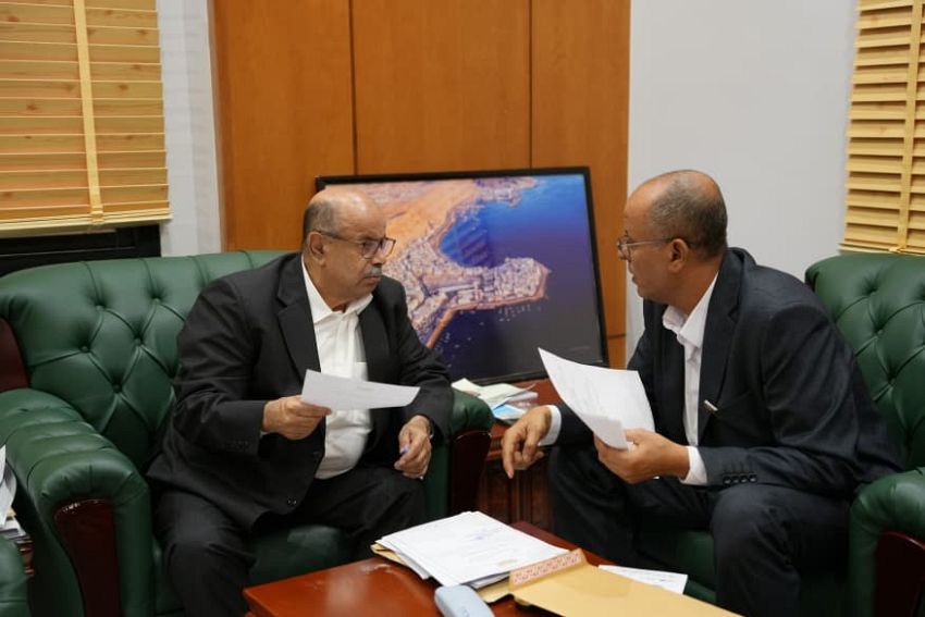 الخنبشي يطّلع على احتياجات سيئون ويوجه باستئناف مشروع ربط كهرباء دوعن بمحطة بدرة