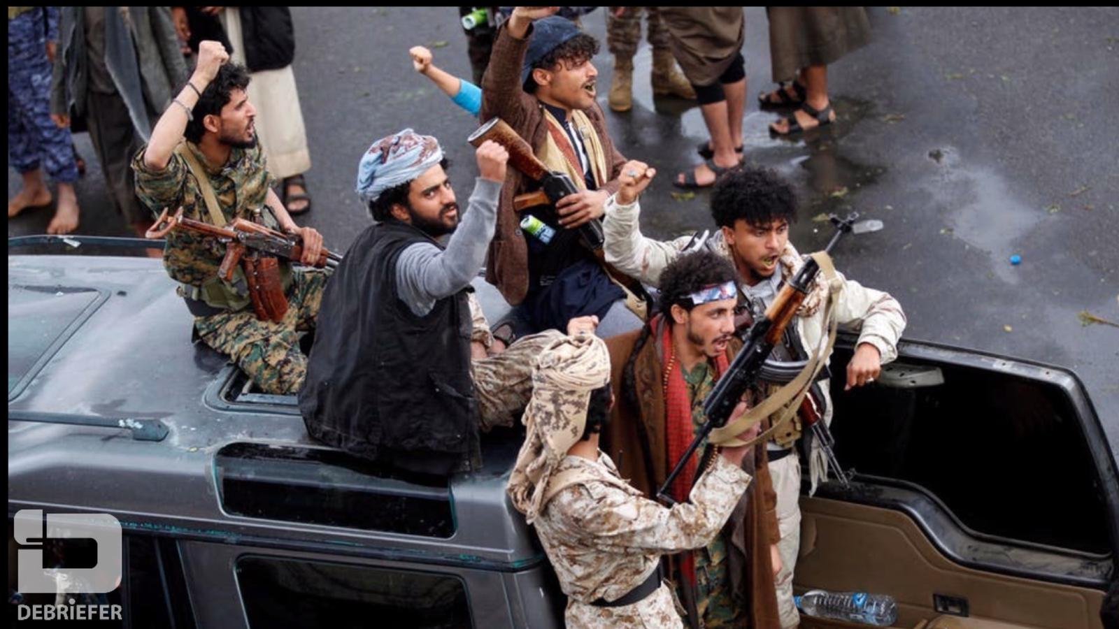 الحوثيون يداهمون منزل شيخ قبلي في عمران ويختطفون أربعة من أبنائه 1 الحوثيون يداهمون منزل شيخ قبلي في عمران ويختطفون أربعة من أبنائه
