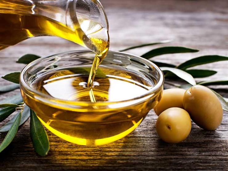 فوائد تناول ملعقة زيت زيتون على معدة فارغة 1 فوائد تناول ملعقة زيت زيتون على معدة فارغة