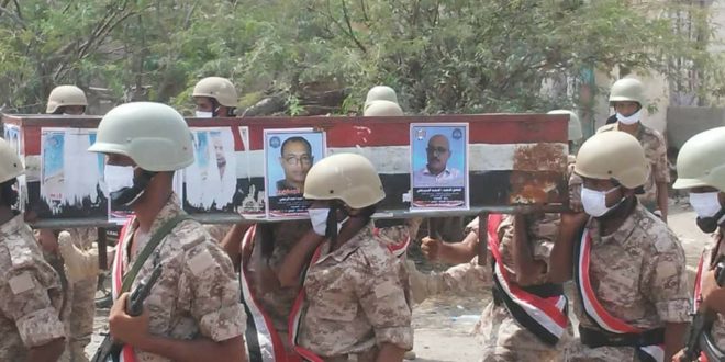 تشييع رسمي و شعبي لفقيد الصحافة اليمنية “الرمعي” في المخا
