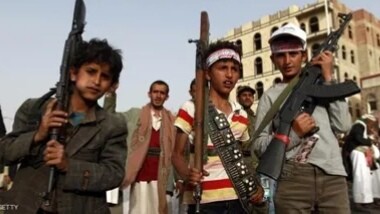 الحوثيون يختطفون الأطفال ويتاجرون بهم في جبهات القتال والتسول في مناطق سيطرتها