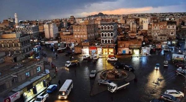 على سيارة النجدة.. الحوثيون يوزعون خطباءهم على مساجد ذمار
