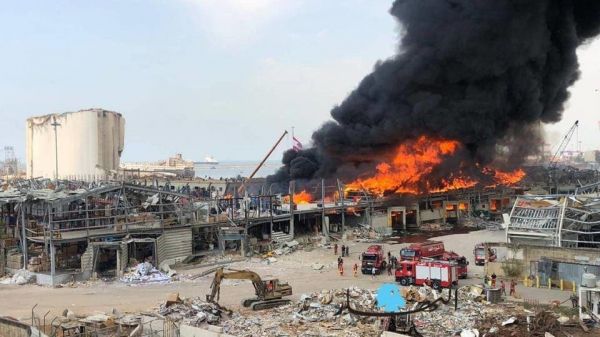 مجدداً.. حريق هائل بمرفأ ببيروت 1 مجدداً.. حريق هائل بمرفأ ببيروت