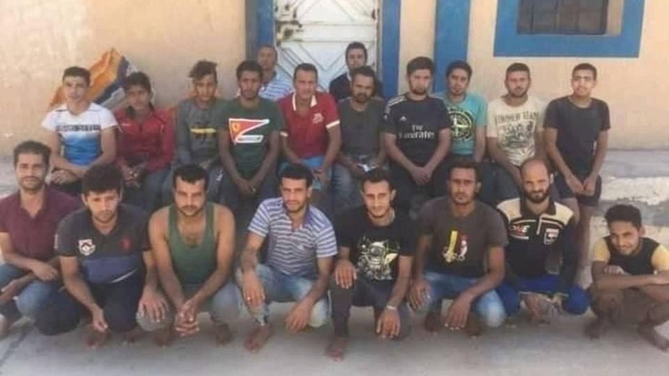 فقدان 17 مصريا ضحايا غرق مركب هجرة غير شرعية بمياه ليبيا 1 فقدان 17 مصريا ضحايا غرق مركب هجرة غير شرعية بمياه ليبيا