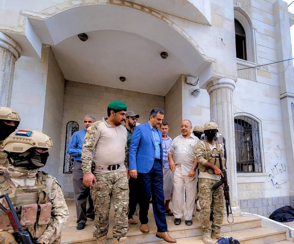 المحافظ لملس يزور وكالة سبأ للأنباء بالعاصمة عدن