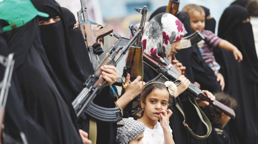 مليشيا الحوثي تدفع بـ"الزينبيات" لتجنيد الأطفال في صنعاء 1 مليشيا الحوثي تدفع بـ"الزينبيات" لتجنيد الأطفال في صنعاء