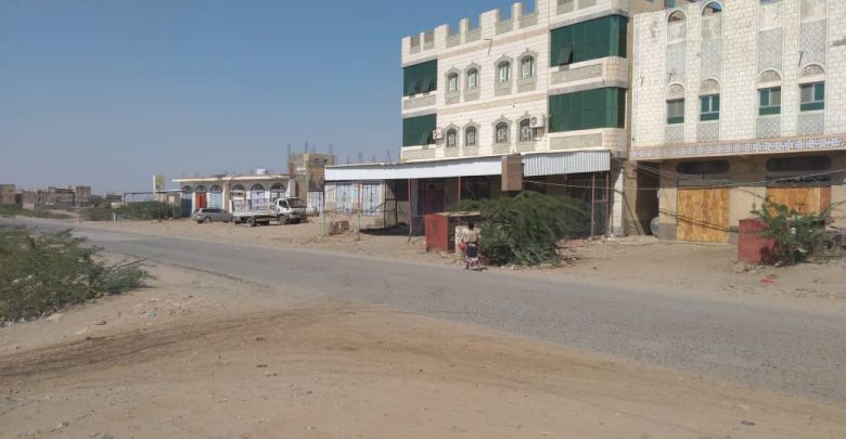 مليشيات الحوثي تشن قصفاً عنيفا على الأحياء السكنية في حيس 1 مليشيات الحوثي تشن قصفاً عنيفا على الأحياء السكنية في حيس