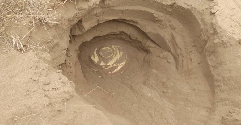 تفكيك لغم حوثي مضاد للدروع في كيلو 16 شرق مدينة الحديدة 1 تفكيك لغم حوثي مضاد للدروع في كيلو 16 شرق مدينة الحديدة