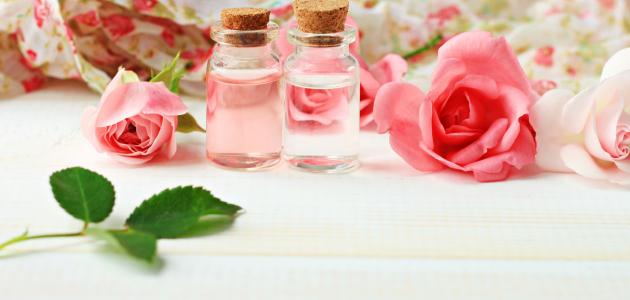 فوائد ماء الورد في علاج مشاكل البشرة 1 فوائد ماء الورد في علاج مشاكل البشرة