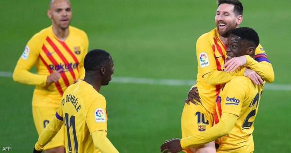 برشلونة يزلزل شباك ‎اوساسونا بثنائية ويقترب من ‎اتلتيكو مدريد