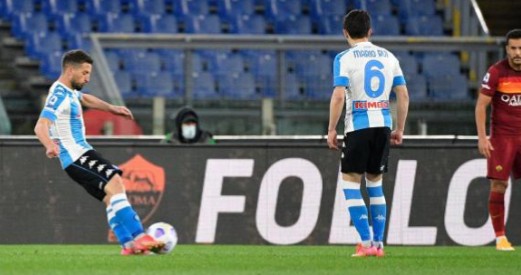 نابولي ينهي قمة روما بثنائية بالدوري الإيطالي 1 نابولي ينهي قمة روما بثنائية بالدوري الإيطالي
