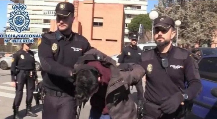 جريمة بشعة.. شاب يقتل والدته ويأكل لحمها 1 جريمة بشعة.. شاب يقتل والدته ويأكل لحمها