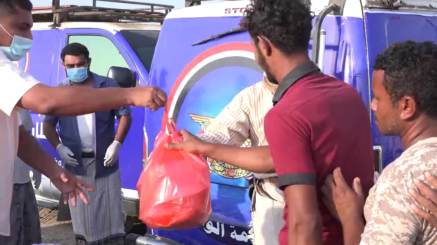 بالفيديو.. تدشين مشروع إفطار الصائم للنازحين في الساحل الغربي بدعم من العميد طارق صالح