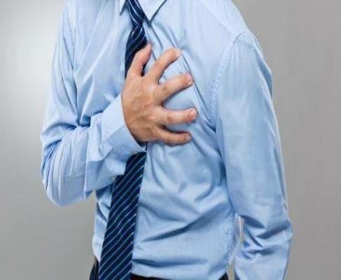 9 علامات تحذيرية تُنذر بإصابتك بالنوبة القلبية.. تعرف عليها 1 9 علامات تحذيرية تُنذر بإصابتك بالنوبة القلبية.. تعرف عليها