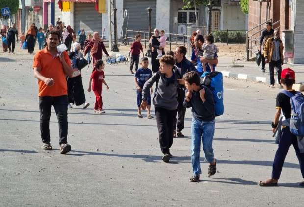الغوث الدولية.. نزوح 12 ألف مواطن فلسطيني إلى 16 مدرسة 1 الغوث الدولية.. نزوح 12 ألف مواطن فلسطيني إلى 16 مدرسة
