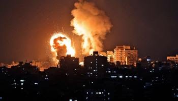 استشهاد 21 فلسطينياً بينهم أطفال بغارات إسرائيلية في غزة 1 استشهاد 21 فلسطينياً بينهم أطفال بغارات إسرائيلية في غزة