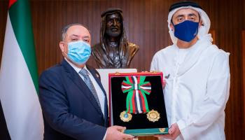 رئيس الإمارات يمنح سفير الأردن وسام الاستقلال من الطبقة الأولى 1 رئيس الإمارات يمنح سفير الأردن وسام الاستقلال من الطبقة الأولى