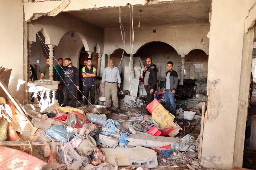 إسرائيل تكثف القصف على قطاع غزة قبل هدنة مرتقبة 1 إسرائيل تكثف القصف على قطاع غزة قبل هدنة مرتقبة