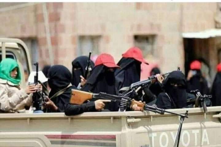 “زينبيات” الحوثي تطارد النساء في شواع صنعاء ومصادر تكشف السبب