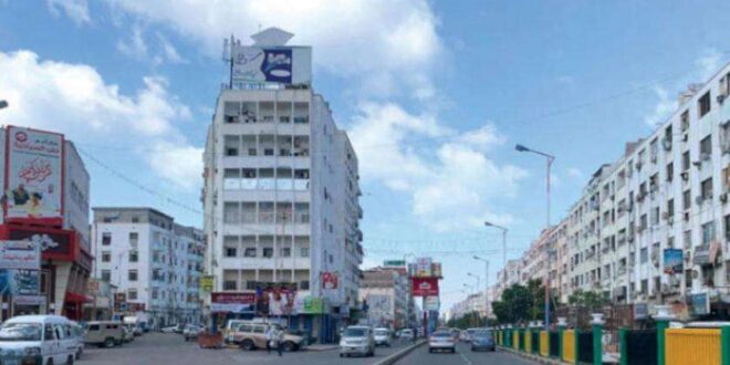 عدن.. ضبط متهم بالقاء قنبلة يدوية على أحد المنازل 1 عدن.. ضبط متهم بالقاء قنبلة يدوية على أحد المنازل