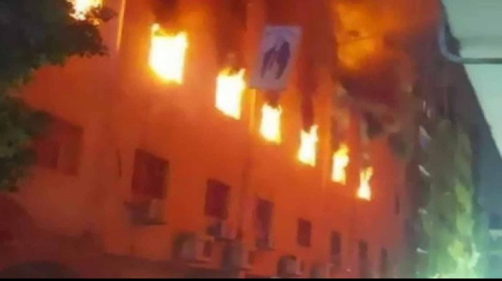 مصر.. السيطرة على حريق هائل بكنيسة في الجيزة 1 مصر.. السيطرة على حريق هائل بكنيسة في الجيزة