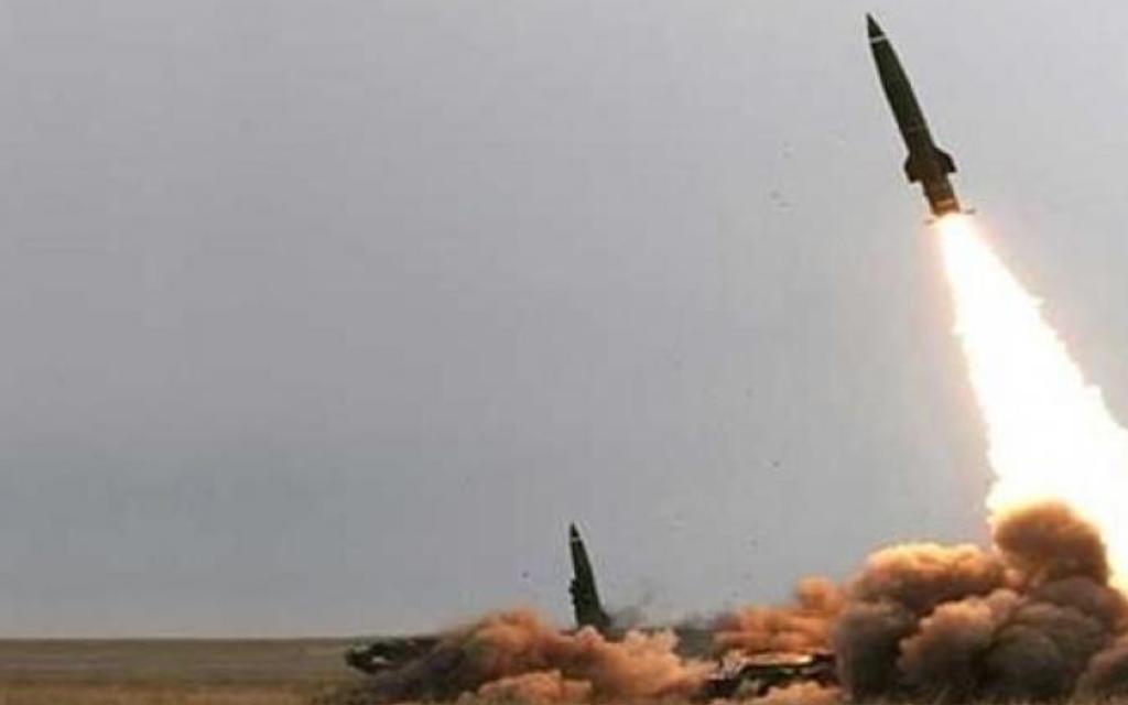 مأرب.. اصابة 7 مدنيين بشظايا صاروخ حوثي