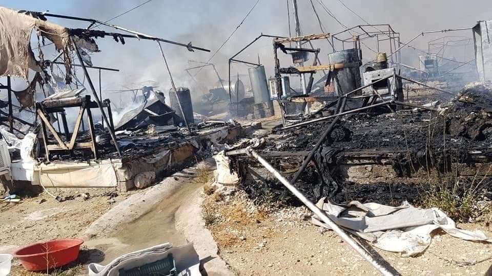 حريق في مخيم للنازحين يلتهم مئات الخيم في كردستان العراق 1 حريق في مخيم للنازحين يلتهم مئات الخيم في كردستان العراق