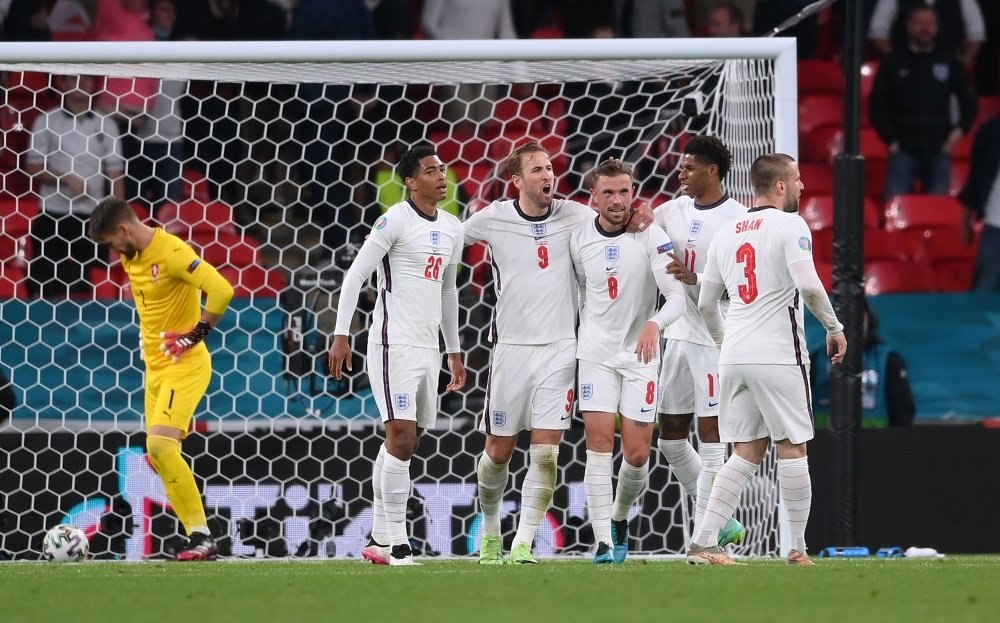 إنجلترا تتخطى عقبة التشيك وتتأهل لدور الـ16 باليورو 1 إنجلترا تتخطى عقبة التشيك وتتأهل لدور الـ16 باليورو