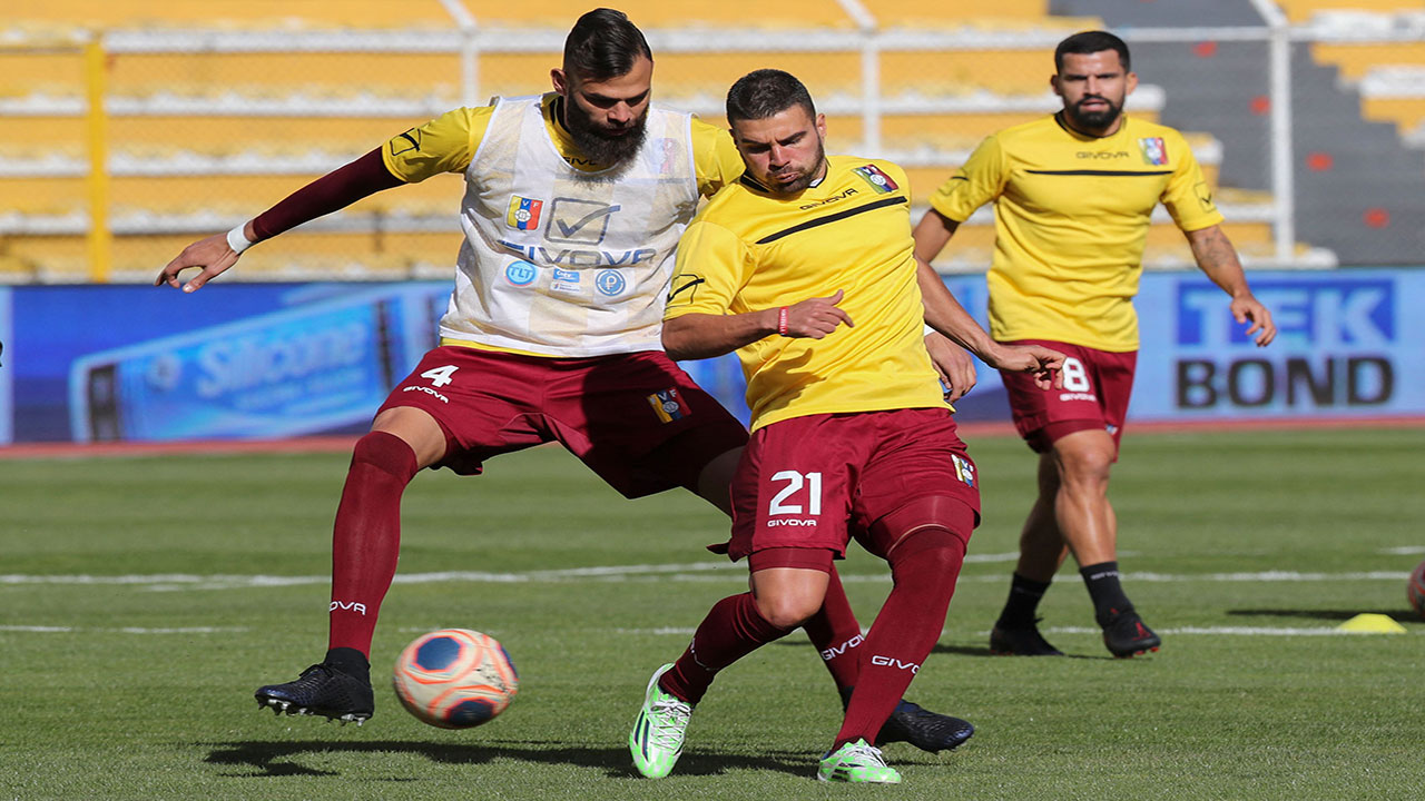 بوليفيا يحقق انتصاره الأول في تصفيات كأس العالم على ضيفه فنزويلا 1 بوليفيا يحقق انتصاره الأول في تصفيات كأس العالم على ضيفه فنزويلا