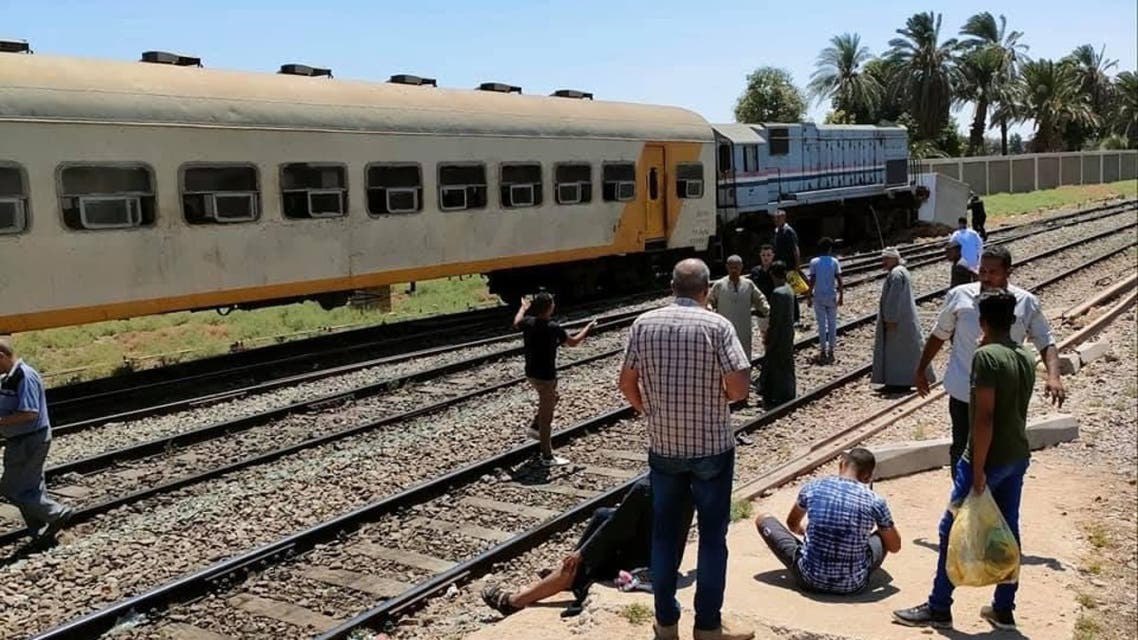 سقوط جرحى بتصادم قطار برصيف محطة جنوب مصر