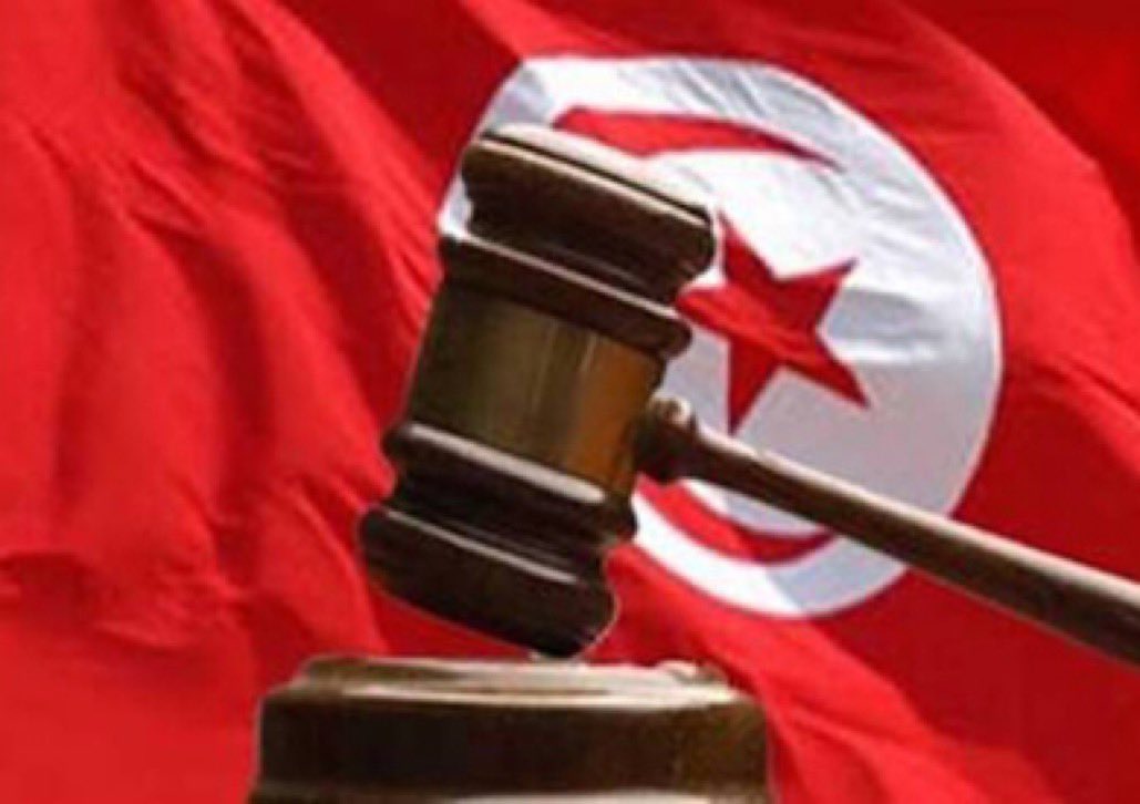 تونس.. النيابة العامة تحقق مع رئيس هيئة مكافحة الفساد الأسبق ونواب في البرلمان 1 تونس.. النيابة العامة تحقق مع رئيس هيئة مكافحة الفساد الأسبق ونواب في البرلمان