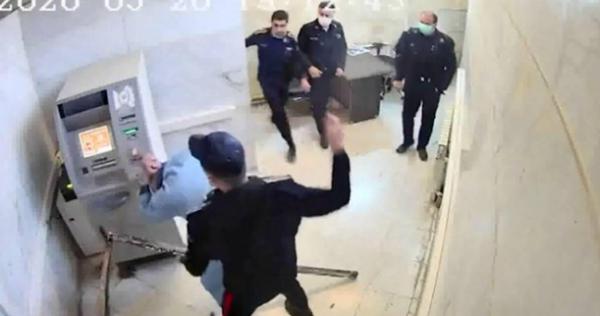 منظمة حقوقية": فيديوهات سجن إيفين "أدلة لا يمكن إنكارها" على انتهاكات إيران 1 منظمة حقوقية": فيديوهات سجن إيفين "أدلة لا يمكن إنكارها" على انتهاكات إيران