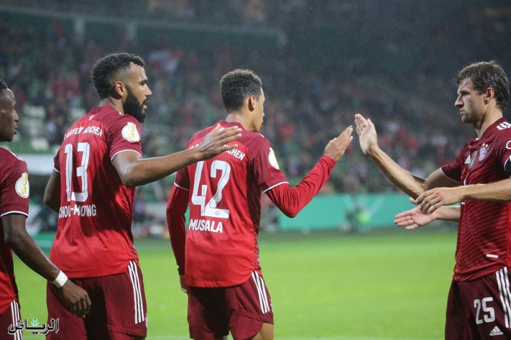 بايرن ميونيخ يقسو على نادي بريمر و يكتسحه ب12 هدفاً في كأس ألمانيا 1 بايرن ميونيخ يقسو على نادي بريمر و يكتسحه ب12 هدفاً في كأس ألمانيا