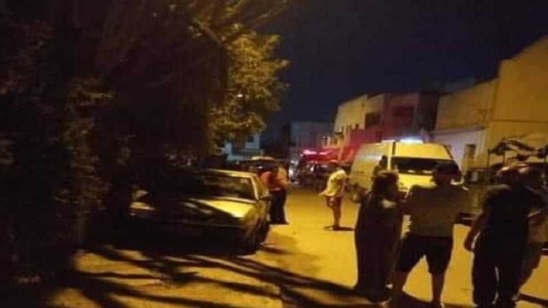 جريمة مروعة في تونس .. يقتل زوجته وأبنائه ثم ينتحر 1 جريمة مروعة في تونس .. يقتل زوجته وأبنائه ثم ينتحر