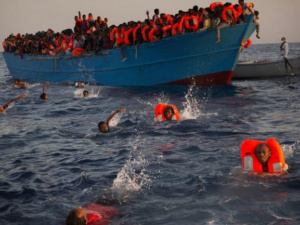 إنقاذ 150 مهاجراً غير شرعي قبالة الساحل الجنوبي لليونان 1 إنقاذ 150 مهاجراً غير شرعي قبالة الساحل الجنوبي لليونان