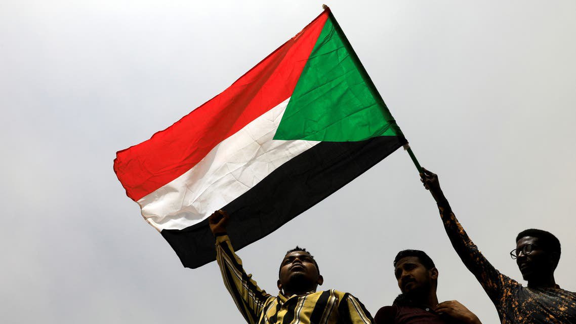 السودان .. تأجج الخلافات بين المؤسسة العسكرية والسياسيين